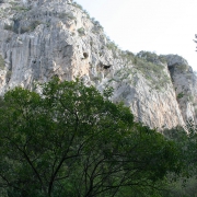 La parete e gli ingressi murati