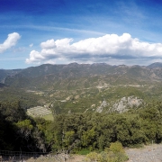 Panorama verso la valle a nord delle grotte